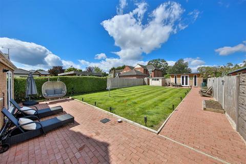 3 bedroom detached house for sale, Chesterfield Road, Barlborough, Chesterfield