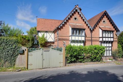 2 bedroom semi-detached house for sale, Hastings Road, Hawkhurst