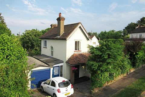 3 bedroom detached house for sale, Sandy Close, Hertford SG14