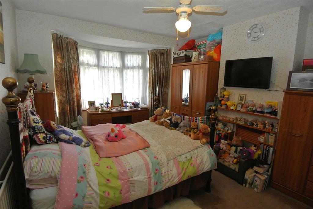 Bedroom 1.JPG