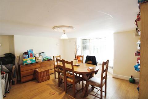 101 Beach Road, South Shields, NE33 2LZ