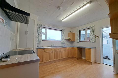 3 bedroom detached bungalow to rent, Putson, Hereford