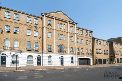 31 William Square, London, SE16 5XJ