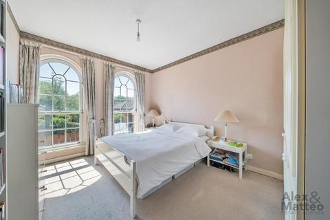 31 William Square, London, SE16 5XJ