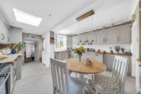 5 Annesley Drive, Croydon, CR0 8QX