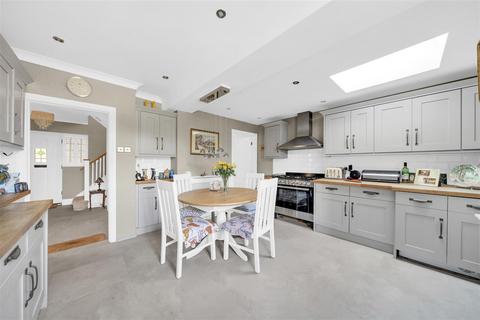 5 Annesley Drive, Croydon, CR0 8QX