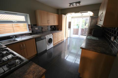 1 bedroom in a house share to rent, York Road, Hampshire GU11