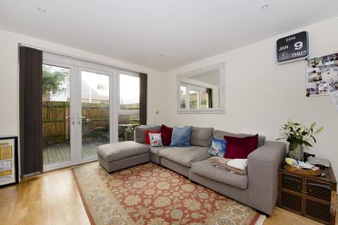 2 bedroom maisonette to rent, Island Apartments, 77 Prebend Street, Islington, London