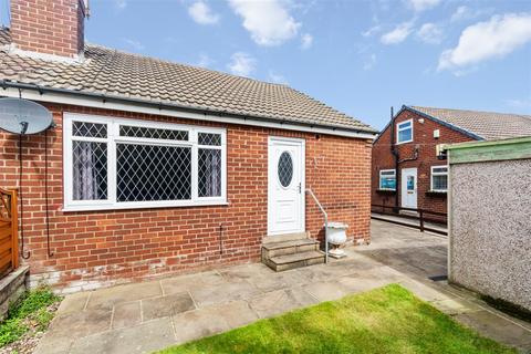 2 bedroom semi-detached bungalow for sale, Westfield Mount, Leeds LS19