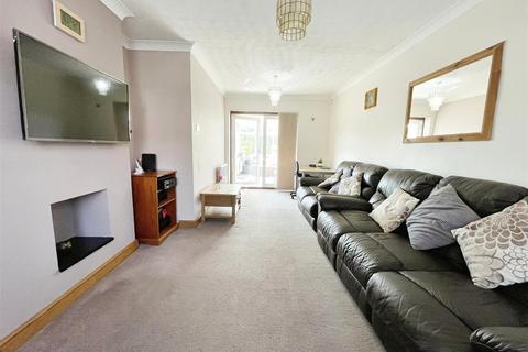 3 bedroom terraced house for sale, Chambersbury Lane, Hemel Hempstead HP3