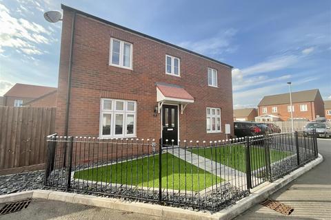 3 bedroom detached house for sale, Stryd Y Maswr, Llanelli