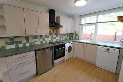 3 bedroom end of terrace house to rent, Jowett Close, Leicester LE3