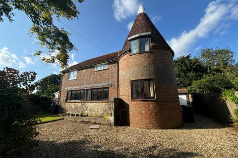 2 bedroom detached house for sale, Blackness Road, Crowborough