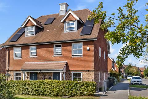 3 bedroom house for sale, Banks Close, Horley RH6