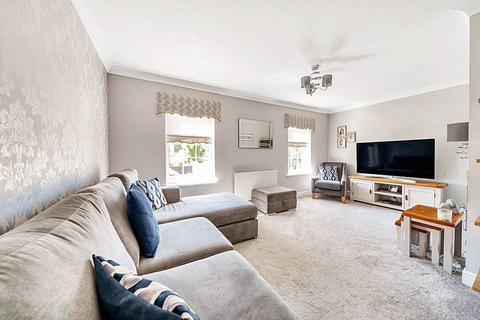 7 Wallace Way, Romford, RM1 4TG