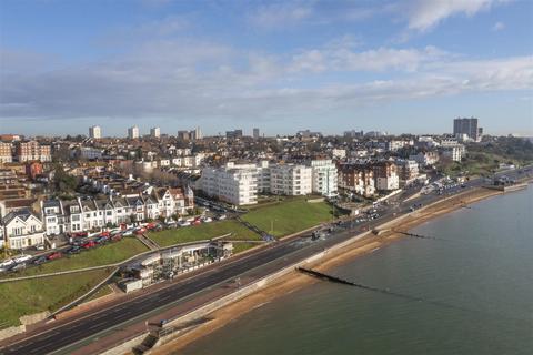 3 bedroom flat for sale, Seaforth Road, Westcliff-on-Sea SS0