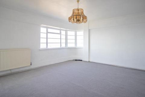 3 bedroom flat for sale, Seaforth Road, Westcliff-on-Sea SS0