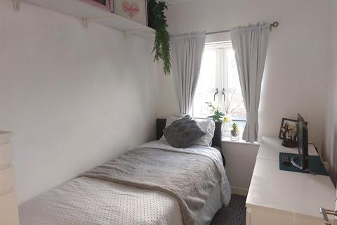 3 Britannia Close, Rhostyllen, Wrexham, LL14 4BX