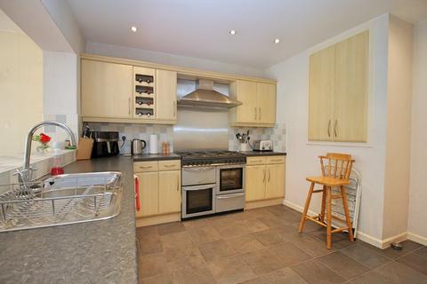 4 bedroom detached house for sale, Cullingworth Road, Cullingworth, Bradford, West Yorkshire, BD13