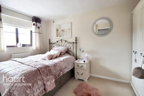 55 Holly Drive, South Ockendon, RM15 6TG