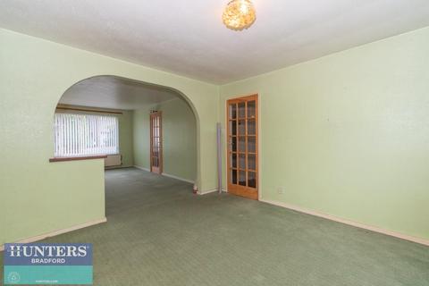 3 bedroom semi-detached house for sale, Middlebrook Crescent Fairweather Green, Bradford, West Yorkshire, BD8 0EN - SR