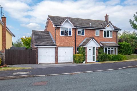 3 Carmichael Close, Lichfield, WS14 9YW