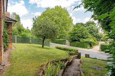 4 bedroom detached house for sale, New Road, Welwyn