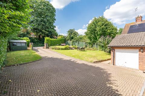 4 bedroom detached house for sale, New Road, Welwyn