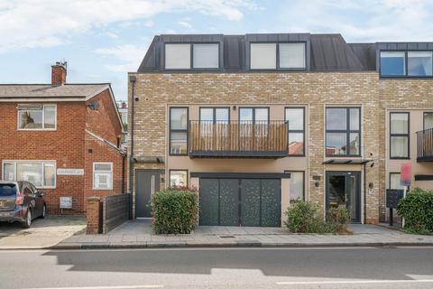 51 Aboyne Road, London, SW17 0FA