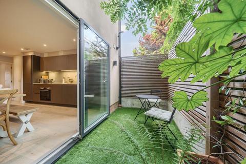 51 Aboyne Road, London, SW17 0FA
