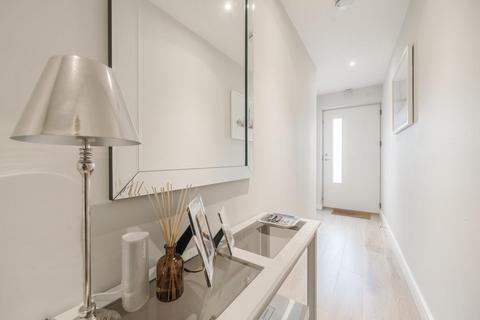 51 Aboyne Road, London, SW17 0FA