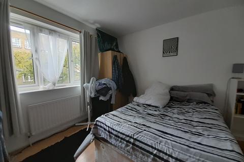 4 bedroom apartment to rent, Mandela Street, London, SW9