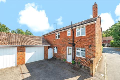 4 bedroom detached house for sale, Common Road, Claygate, KT10