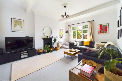 Flat B, 27 Ebers Road, Nottingham, NG3 5DY