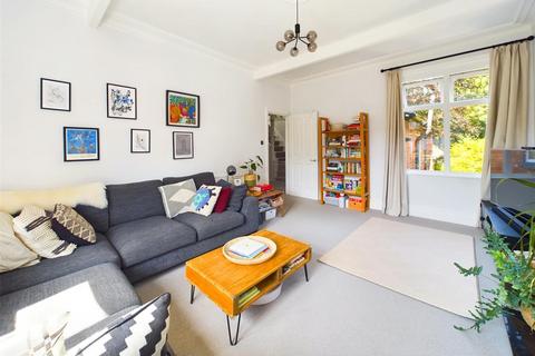 Flat B, 27 Ebers Road, Nottingham, NG3 5DY