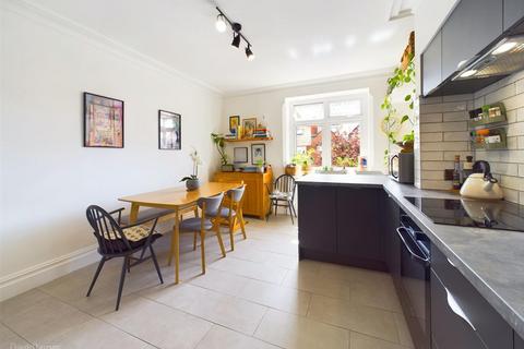 Flat B, 27 Ebers Road, Nottingham, NG3 5DY