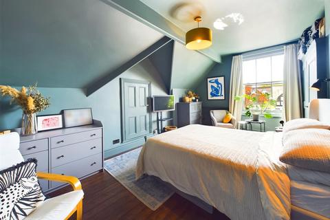 Flat B, 27 Ebers Road, Nottingham, NG3 5DY