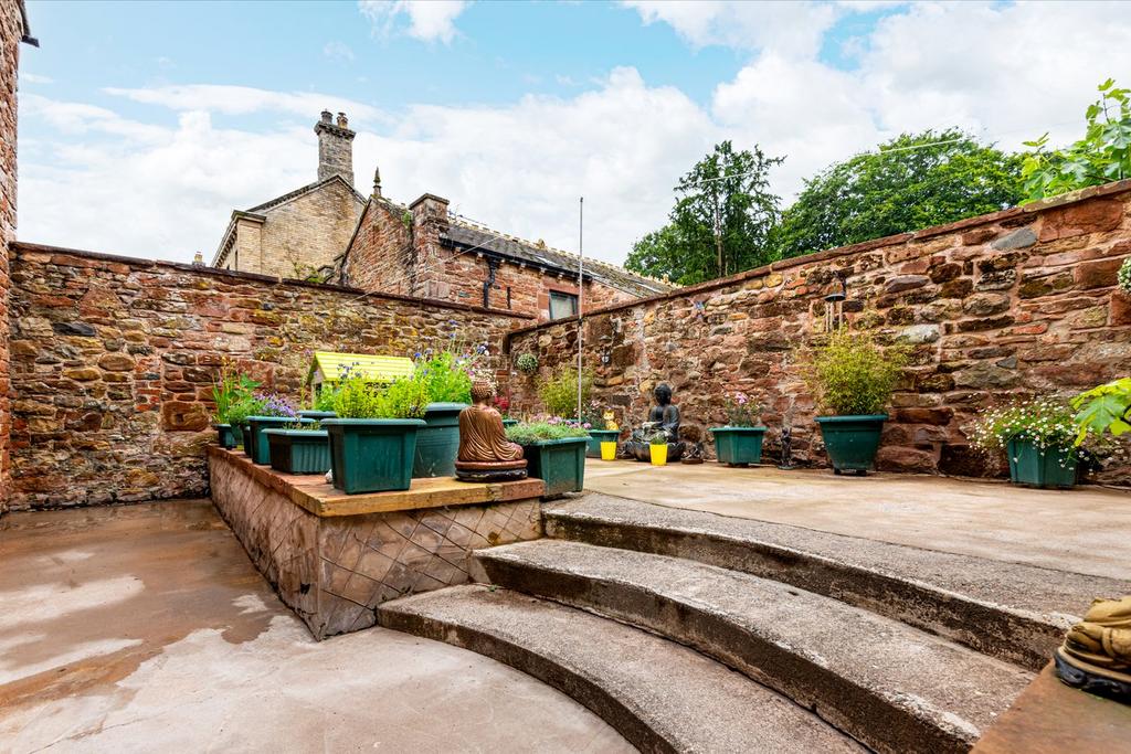 Courtyard Garden