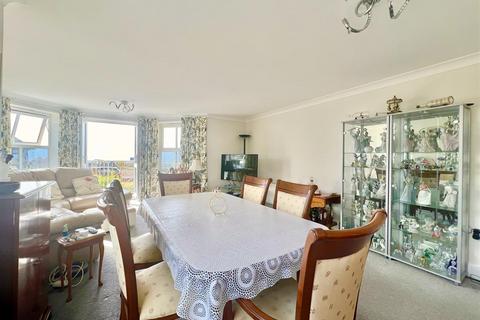 2 bedroom flat for sale, Marine Parade West, Clacton-On-Sea CO15