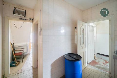 56 Bromborough Road, Wirral, CH63 7RH