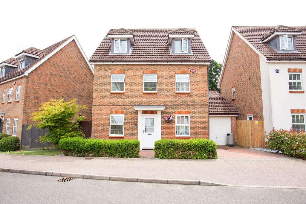 Sweet Bay Crescent, Ashford, TN23 5 bed detached house to rent £2,500