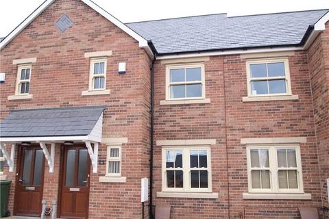 3 bedroom townhouse for sale, Oak Park Drive, Leeds, West Yorkshire