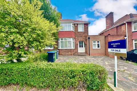 4 bedroom semi-detached house for sale, Holyrood Gardens, Edgware HA8