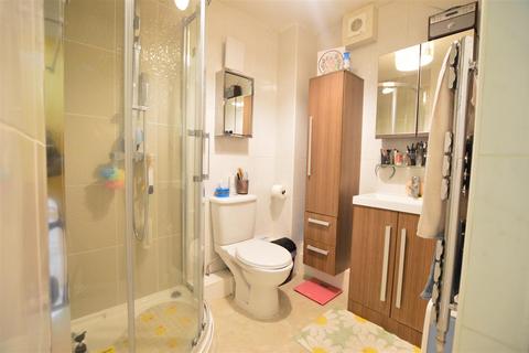 Studio for sale, Braemar Gardens, Slough