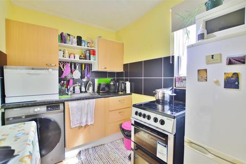 Studio for sale, Braemar Gardens, Slough