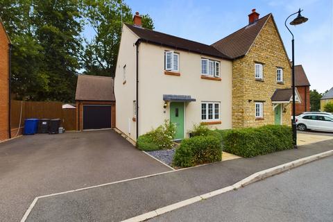 3 bedroom semi-detached house for sale, Timms Lane, Silverstone, NN12