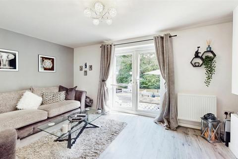 33 Carrier Lane, Bradford, BD2 3FX