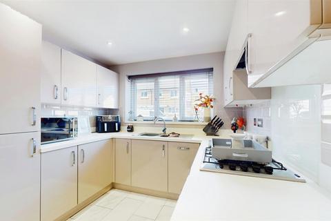 33 Carrier Lane, Bradford, BD2 3FX