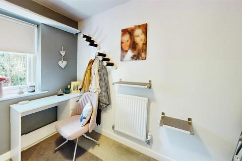 33 Carrier Lane, Bradford, BD2 3FX