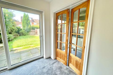 19 Lammas Close, Solihull, B92 8PA